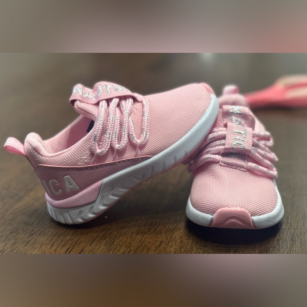 BRAND NEW Baby Girls Shoes. Size 5